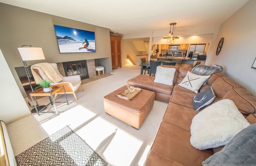 Keystone Condo | Fall Mtn Escape! Views, Trails, Hot Tub