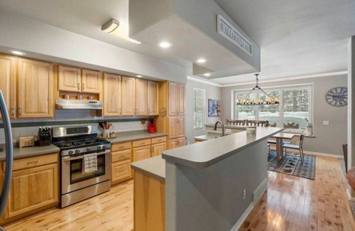 Pellston House | Fall Retreat w/Game room, near Mackinaw and Harbor Springs! n