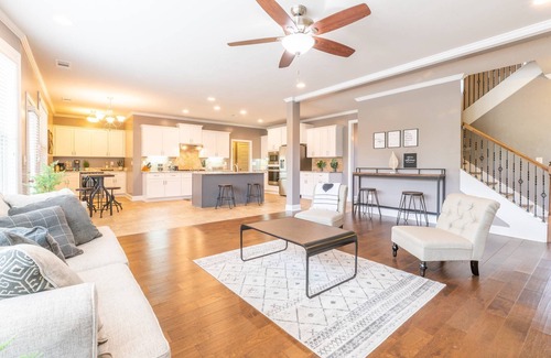 McDonough House | Fall Sale: 15% Off 3+ nights – thru Nov 30!