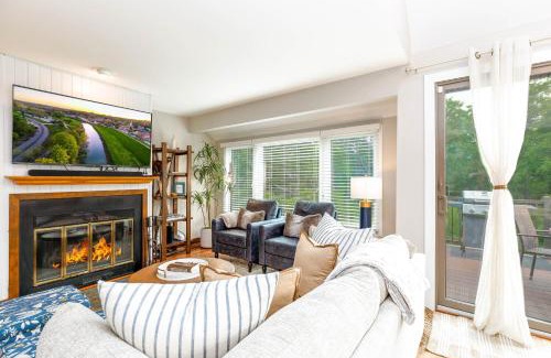 The Galena Territory House | Fall Specials! Cozy King Beds, Pool Access, Galena Territory Amenities, Fireplace, Great Location in Galena Territory on Lake Galena