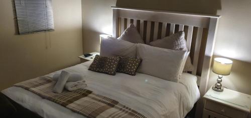 Uvongo Bed & Breakfast | Falling Waters Guest House