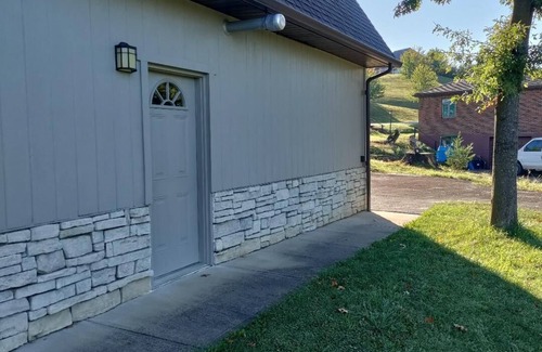 Van Voorhis Apartment | Fallowfield Township: One BR Executive apartment for rent, fully furnished.