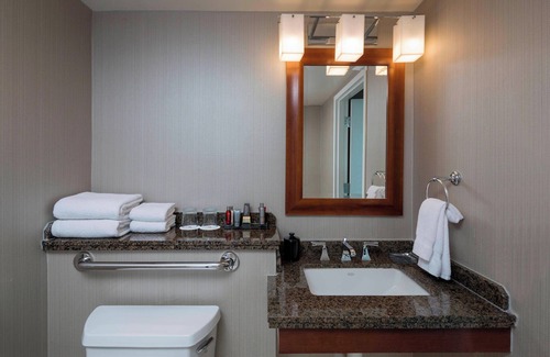 Falls Church Hotel | Falls Church Marriott Fairview Park