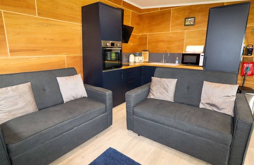 Cilcain Cottage | FAMAU, romantic, country holiday cottage, with hot tub in Cilcain