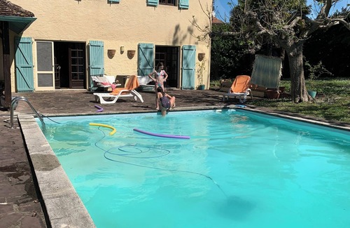 Saint-Gladie-Arrive-Munein House | Family home with large swimming pool and enclosed garden 45 minutes from Biarritz