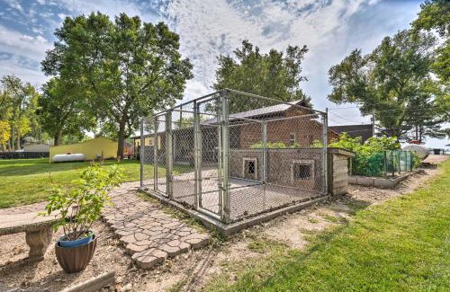 Elwood House | Family Home with Hot Tub - Walk to Johnson Lake!