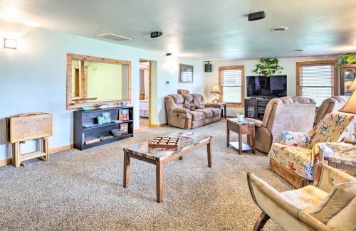 Elwood House | Family Home with Hot Tub - Walk to Johnson Lake!
