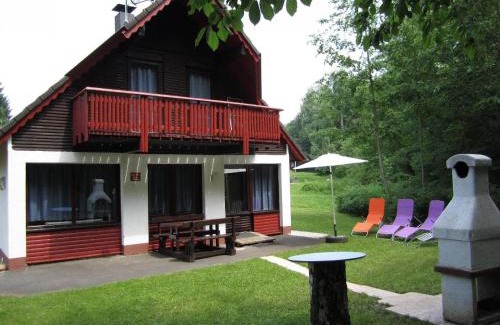 Feriendorf Silbersee House | Familienfreundliches Ruhiges Ferienhaus in Feriendorf Silbersee mit Offenem Kamin