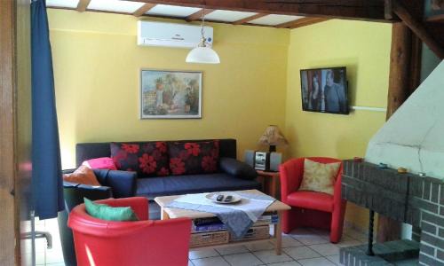 Feriendorf Silbersee House | Familienfreundliches Ruhiges Ferienhaus in Feriendorf Silbersee mit Offenem Kamin