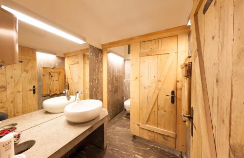 Tavanasa Hotel | Familienhotel Alpina