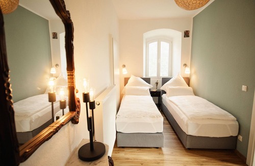 Saffig Bed & Breakfast | Familienzimmer - Gästehaus im Schlosspark