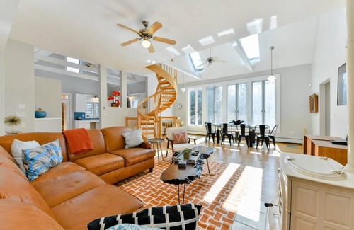 East Harwich House | Families: Enjoy Harwich, Pool, Large Hot Tub & AC!