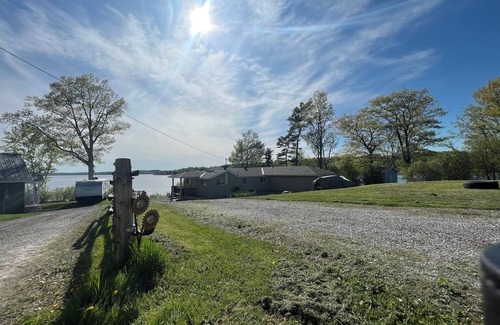 Otonabee-South Monaghan Cottage | Families vacation waterfront cottage