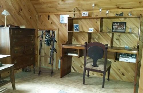 Gilboa Cabin | Families Welcome! Log Home in the Catskills Mts. Great Family Get Away