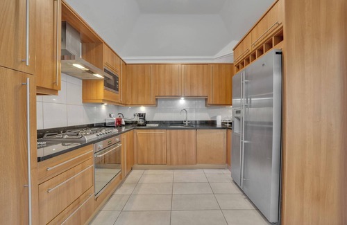 Belgravia Condo | Family 3-Bedroom Apartment in Belgravia