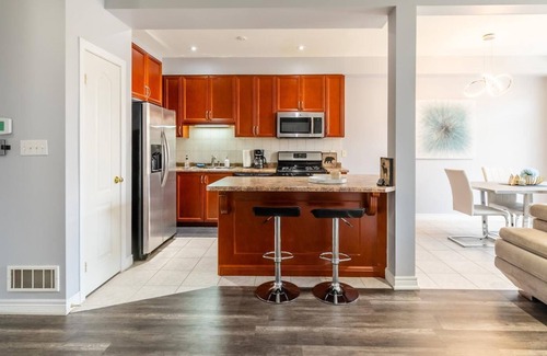Stoney Creek Villa | Family 3BR 2.5Bath Townhome. Hot Tub, BBQ, Gym
