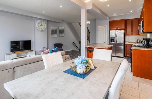 Stoney Creek Villa | Family 3BR 2.5Bath Townhome. Hot Tub, BBQ, Gym