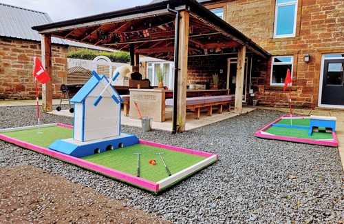 Mauchline Cottage | Family and dog friendly stunning barn conversion.