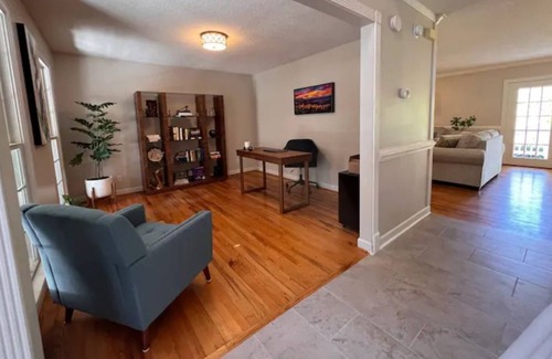 Royal Pines House | Family and friends forest getaway close to DT