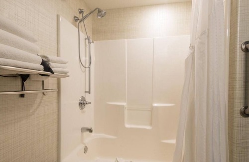 Wheat Ridge House | Family and Friends Vacation! 4 Chic Units Near Children's Museum!