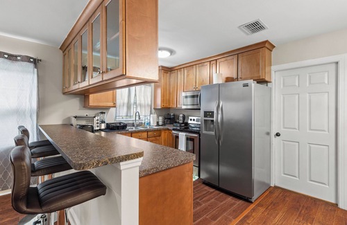 Clearwater House | Family and pet friendly. Dedicated work station with local attractions.