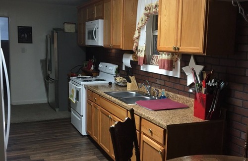 Etoile House | Family and Pet friendly- Shirley Creek lake house at Sam Rayburn!