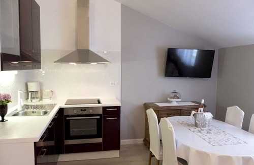 Peracko Blato Apartment | FAMILY APARTMENT JASNA AT NATURE PARK CLOSE TO THE SEA