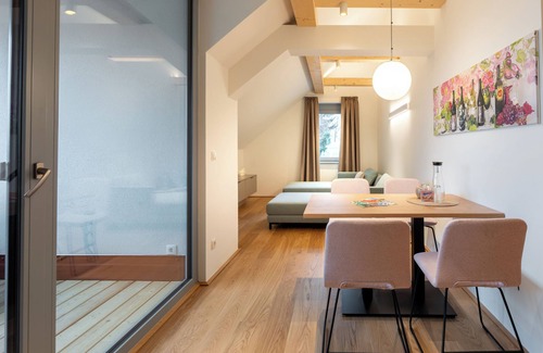 Puch bei Weiz Apartment | Family apartment near Herberstein Zoo