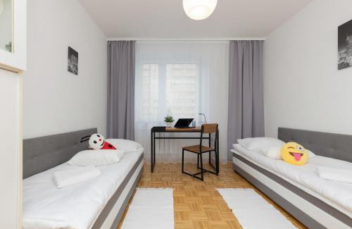 Gorce Apartment | Family Apartment Bogatyńska Bemowo by Noclegi Renters