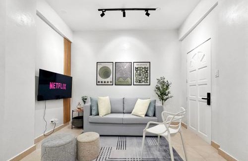 Manoc-Manoc Apartment | Family Apartment By The Beach with Kitchen Netflix Station 3 Beachfront