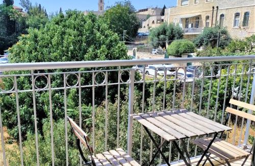 Musrara Apartment | Family Apartment near Old City