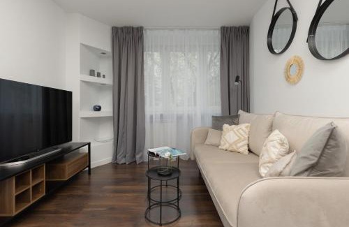 Saska Kepa Apartment | Family Apartment near PGE Narodowy by Noclegi Renters
