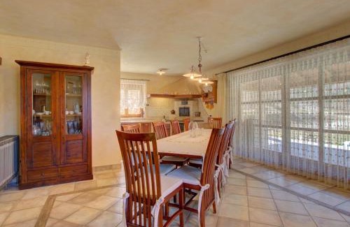 Hrastovlje Apartment | Family Apartment Rihter