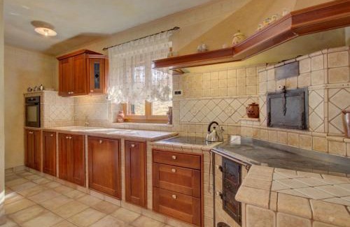 Hrastovlje Apartment | Family Apartment Rihter