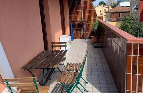 Precotto Apartment | Family apartment with balcony and close to metro