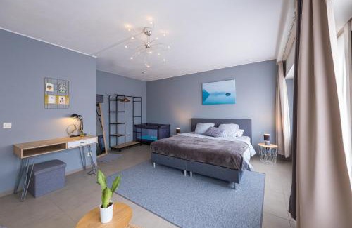 Gistel Apartment | Family Appartement 'MarieO' with Game Room and outdoor facilities