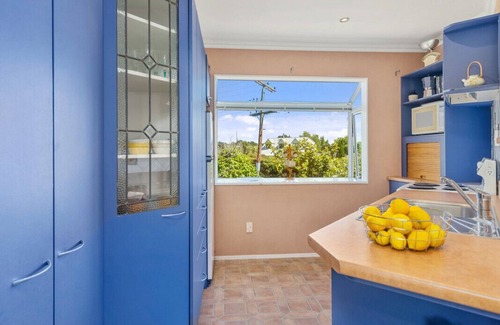 Wharewaka Cottage | Family at Wharewaka - Wharewaka Holiday Home