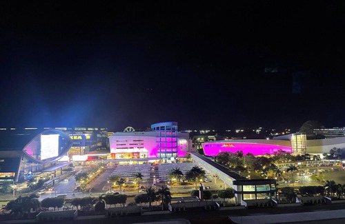 Barangay 76 Condo | Family/Barkada Room 6-10 pax Mall of Asia view Sea Residences