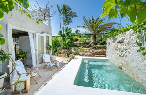 Freemans Bay Villa | Family Beach House. 1 minute to Pigeon Beach - FIRST TIME on RENTAL MARKET