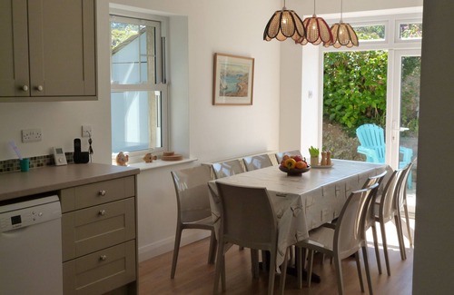 Treator House | Family Beach House for 2-9 people near Baby Bay in New Polzeath, North Cornwall