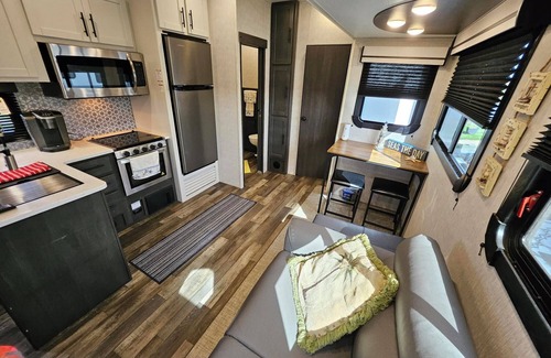 Port Bolivar House | Family Beach RV-Cruiser Aire 5th Wheel - Sleeps 7