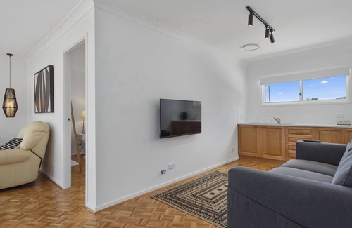 Ettalong Beach House | FAMILY BEACHHOUSE - WATERFRONT ETTALONG BEACH