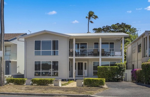 Ettalong Beach House | FAMILY BEACHHOUSE - WATERFRONT ETTALONG BEACH