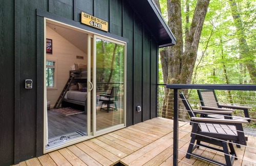Balsam Grove Cabin | Family Bunk Glamping Cabin - Can't Bear To Leave