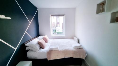 Reading House | Family & Business Stays In RG2 - Sleeps Up to 12!