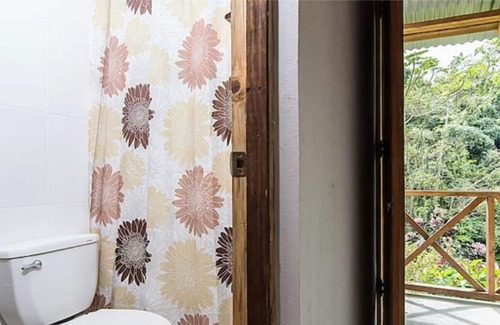 Los Cacaos Cabin | Family Cabin By the River, Eco Tourism, Wifi, Pet Friendly @drvacationsrental