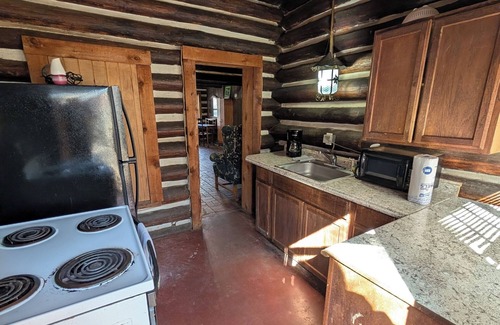 Davis Cabin | Family cabin w/large fireplace