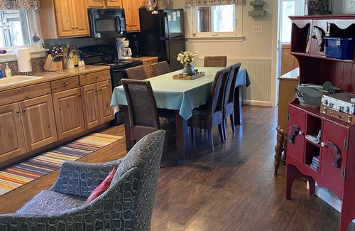 Covington Cottage | Family Camp, Jackson River; Fly fishing, Rafting, Kayaking, Hiking, Biking