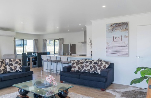 Cooks Beach House | Family Casa - Cooks Beach Holiday Home