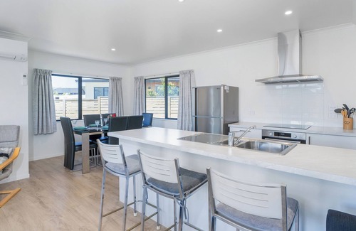 Cooks Beach House | Family Casa - Cooks Beach Holiday Home